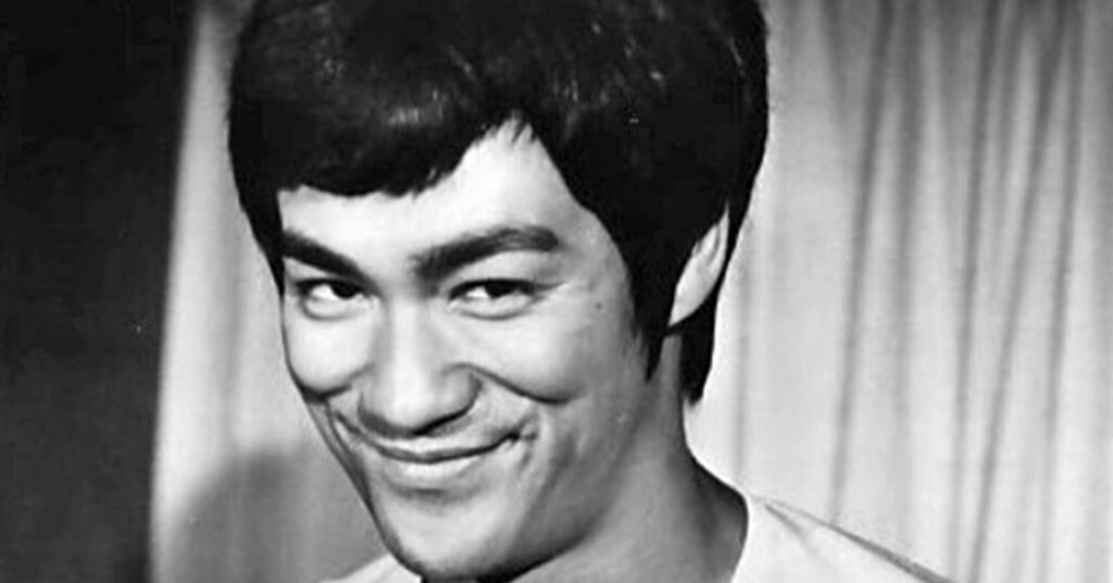 O ator Bruce Lee em foto de 1973