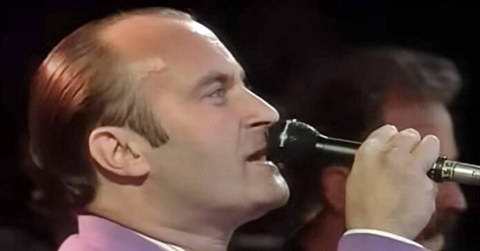 O músico Phil Collins, também integrante do Genesis, em show na década de 1980