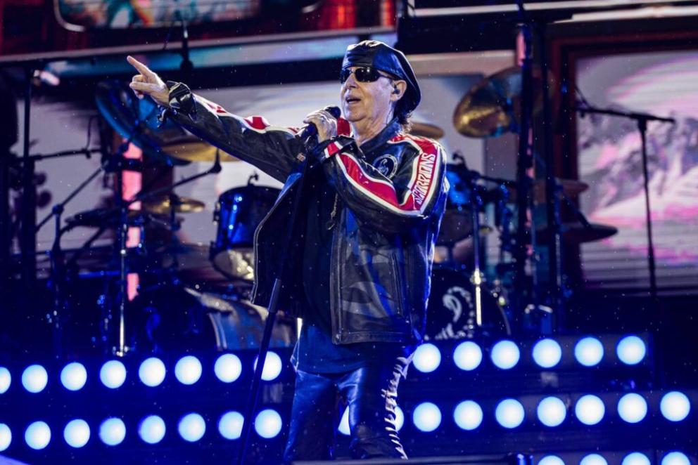 Scorpions supera chuva e público cansado e fecha Monsters of Rock