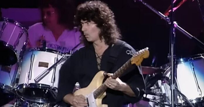 O guitarrista Ritchie Blackmore saiu do Deep Purple em 1993