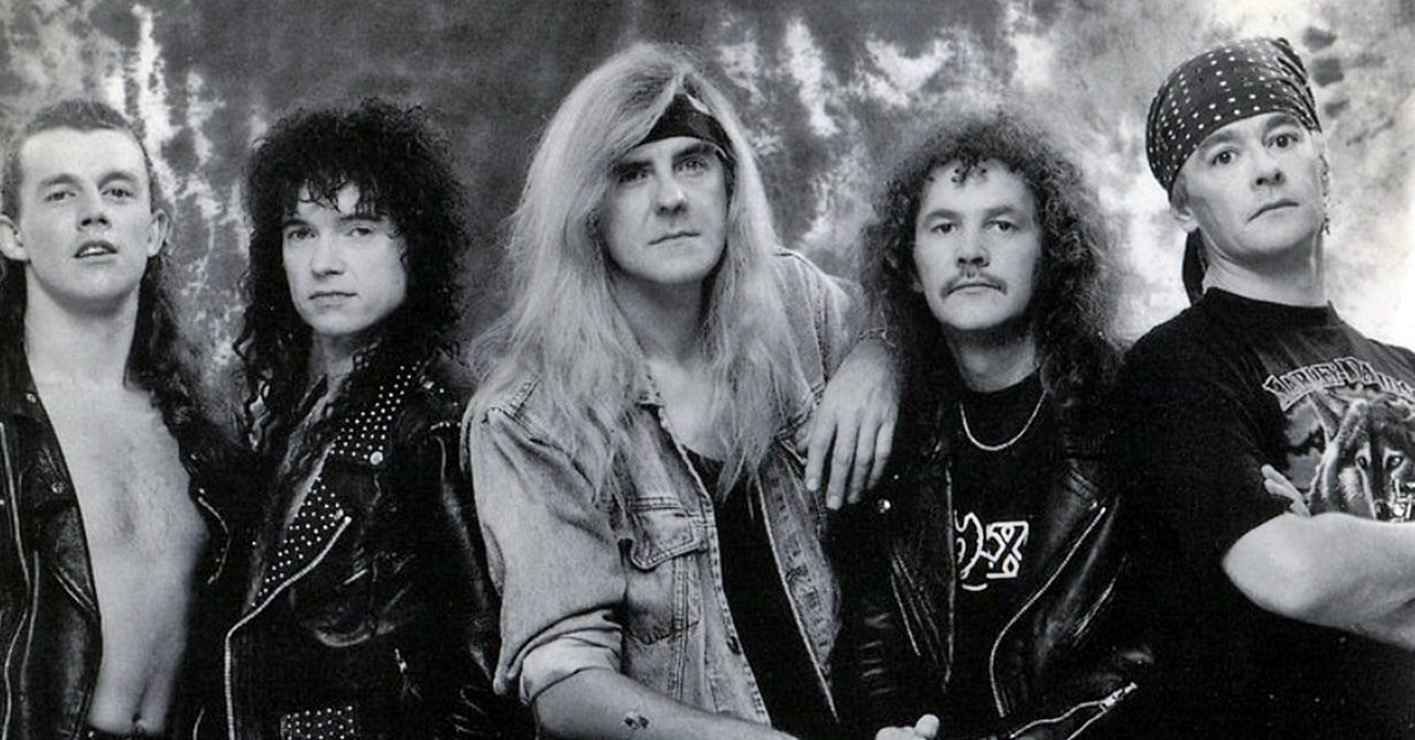 Vocalista do Saxon, Biff Byford divulga o álbum solo School of Hard Knocks