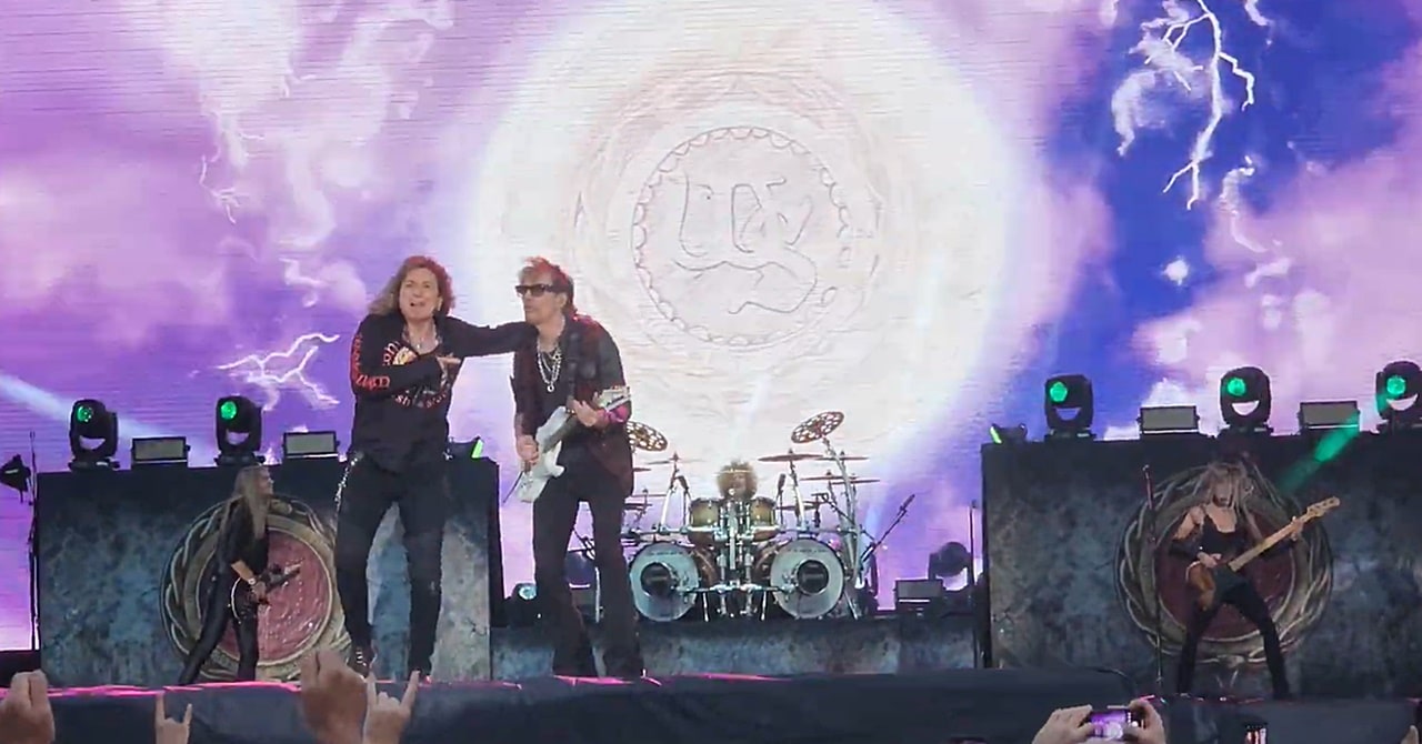 Steve Vai toca “Still of the Night” com o Whitesnake durante show no Hellfest