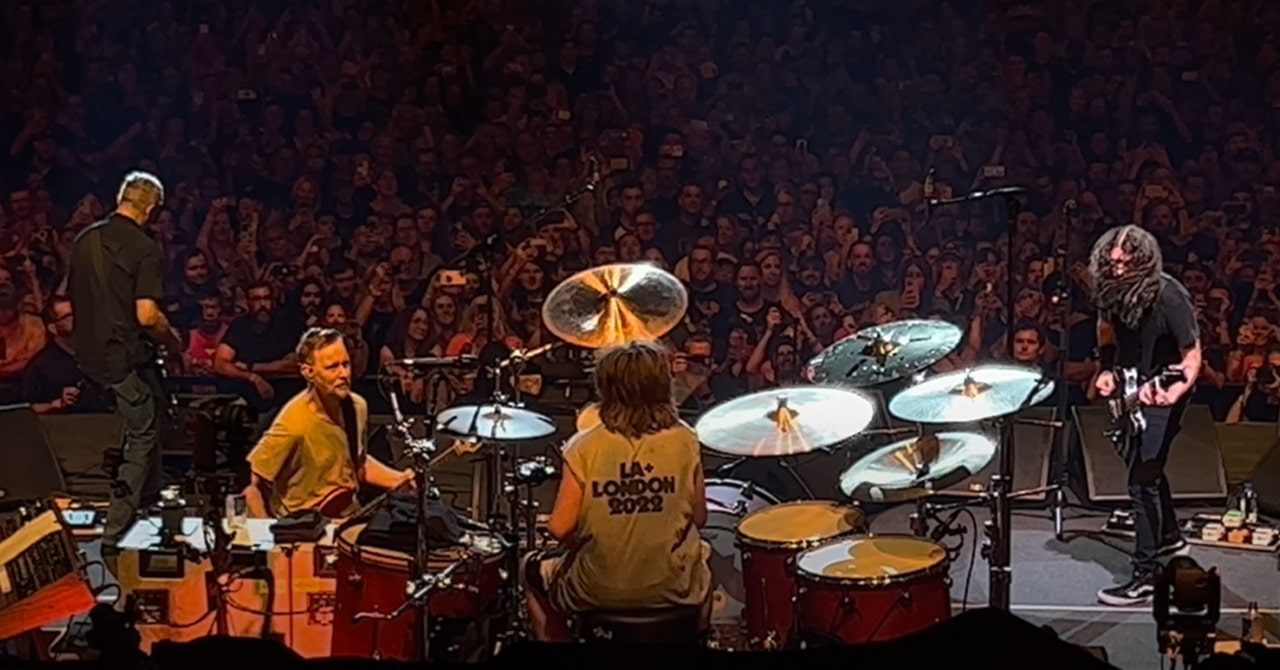 Após morte de baterista e show cancelado, Foo Fighters voltará ao