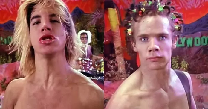 Anthony Kiedis e Flea, músicos do Red Hot Chili Peppers, em 1984