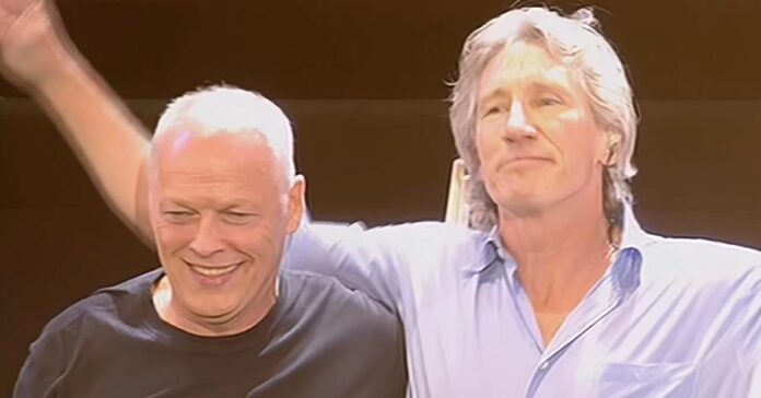 David Gilmour e Roger Waters durante show do Pink Floyd no Live 8 em 2005