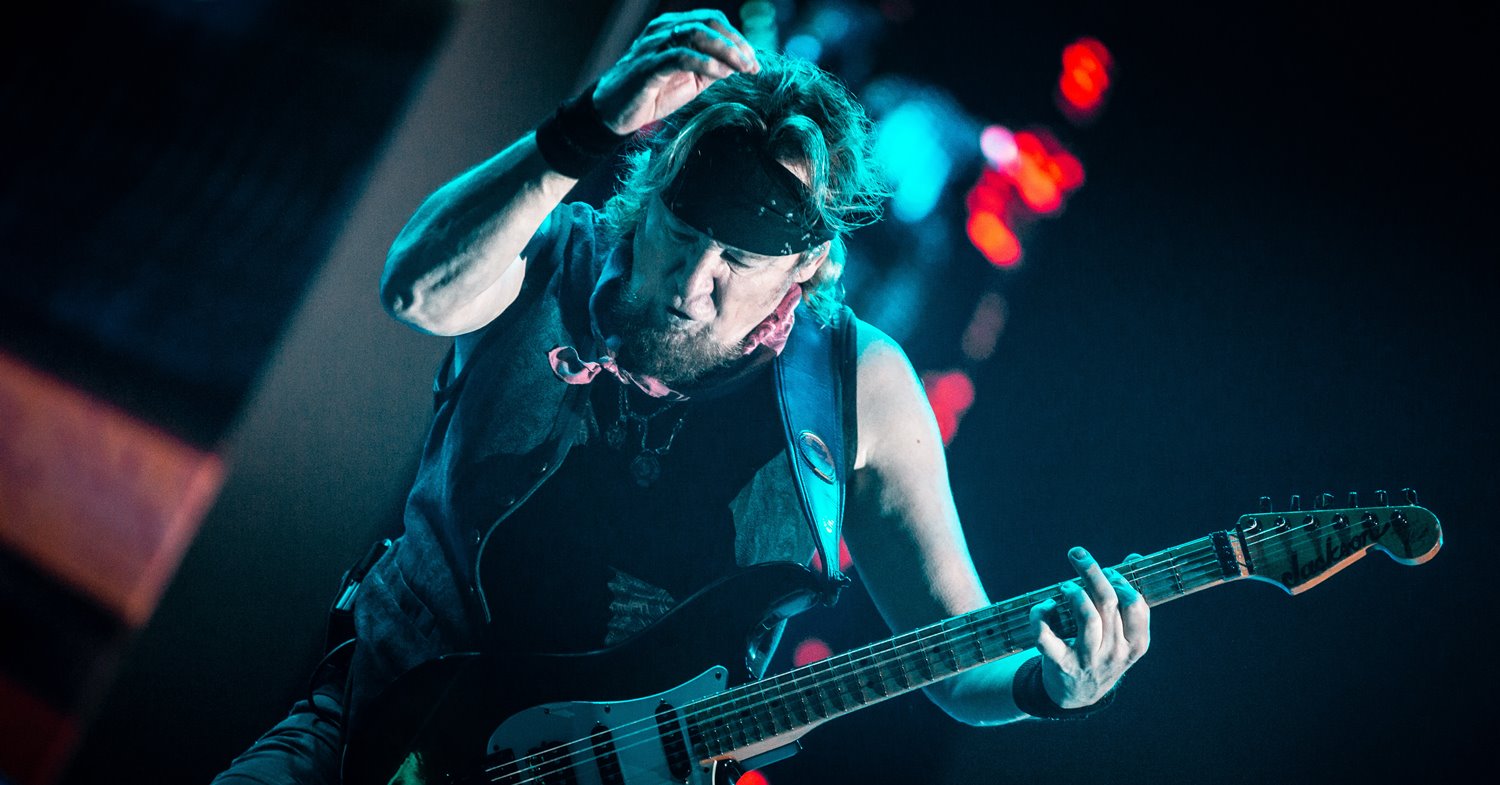 O tipo de situação que pode acabar com qualquer banda, segundo Adrian Smith