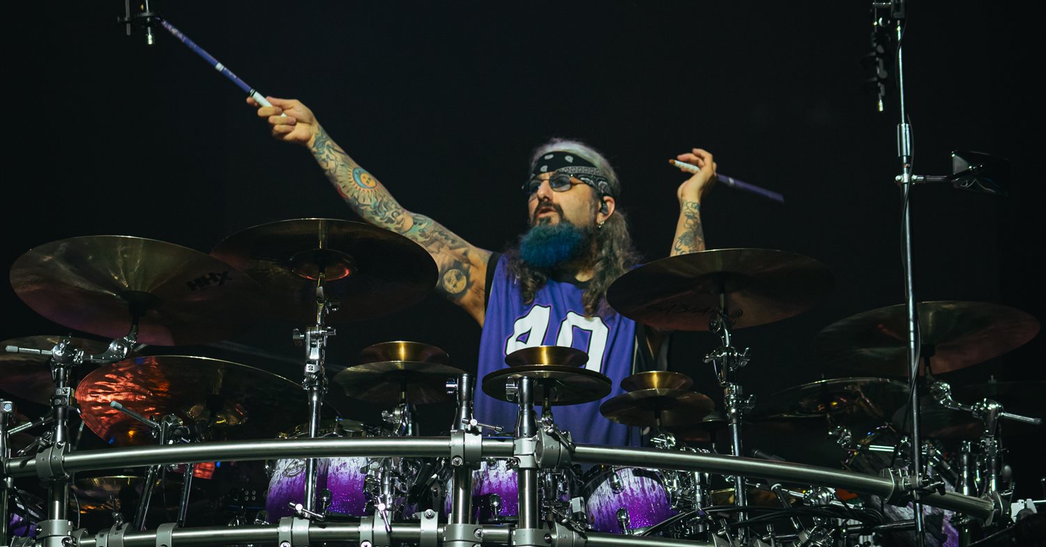 Mike Portnoy revela sua grande diferença em relação a Neil Peart na bateria