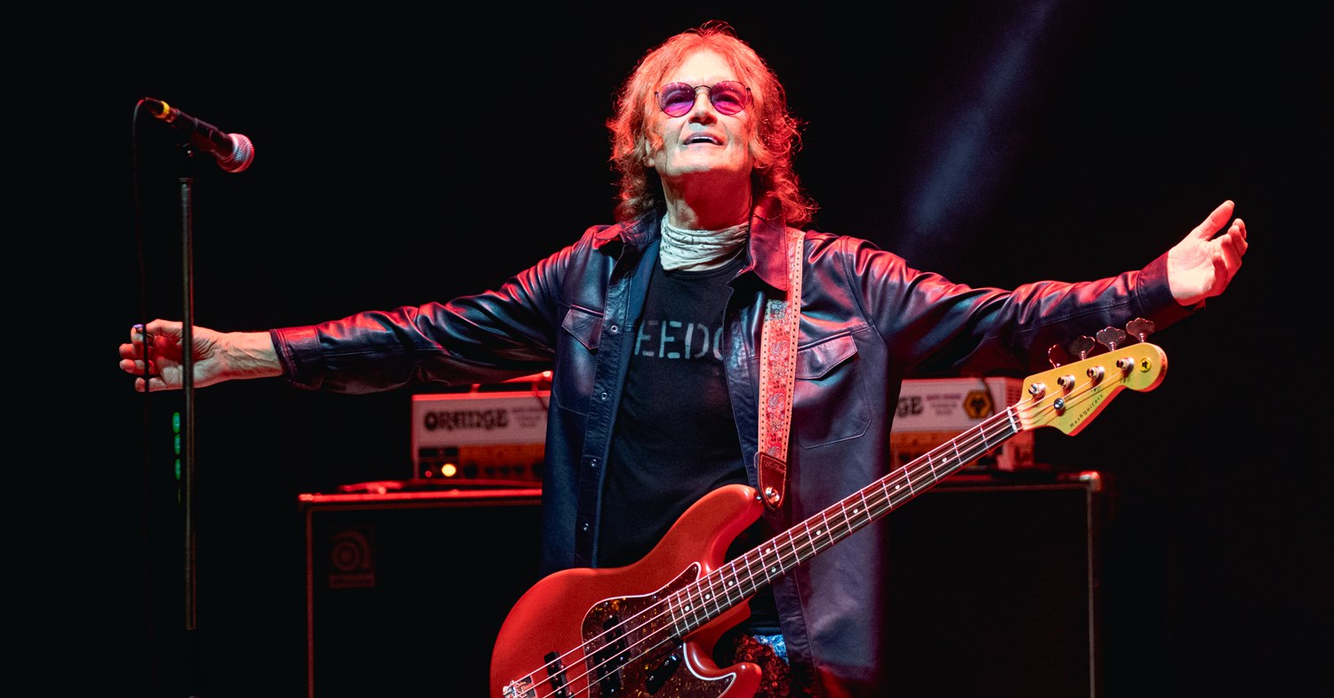 Glenn Hughes se recupera e entrega show visceral no Rio