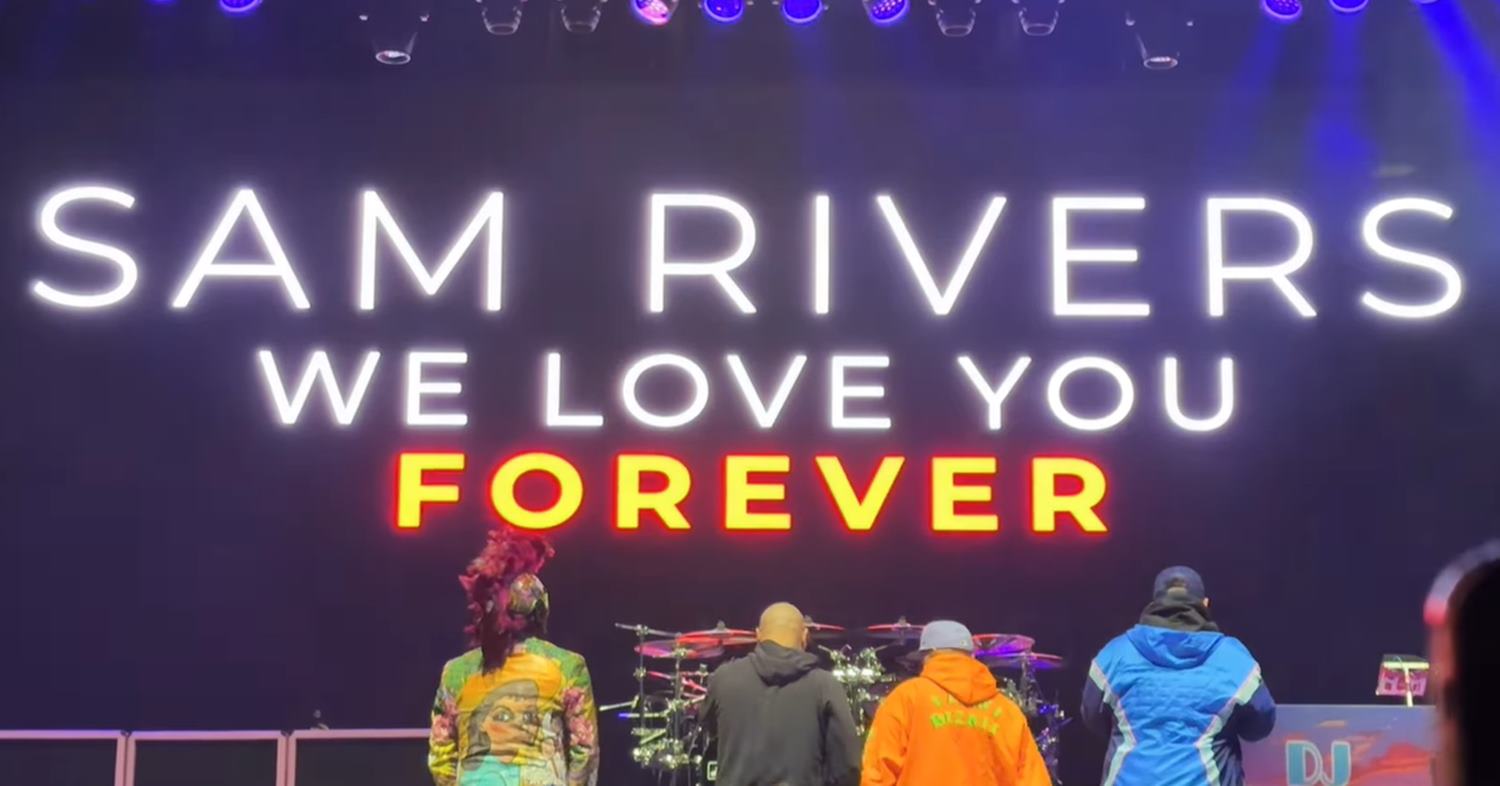 A homenagem do Limp Bizkit a Sam Rivers em 1º show após morte do baixista