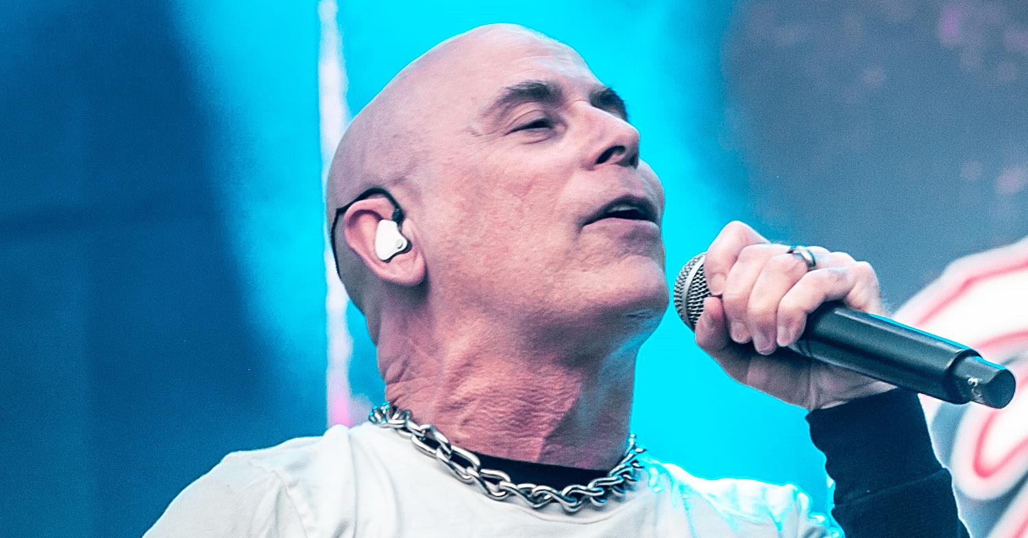 John Bush faz seu 1º show solo tocando apenas Anthrax; veja setlist e vídeos