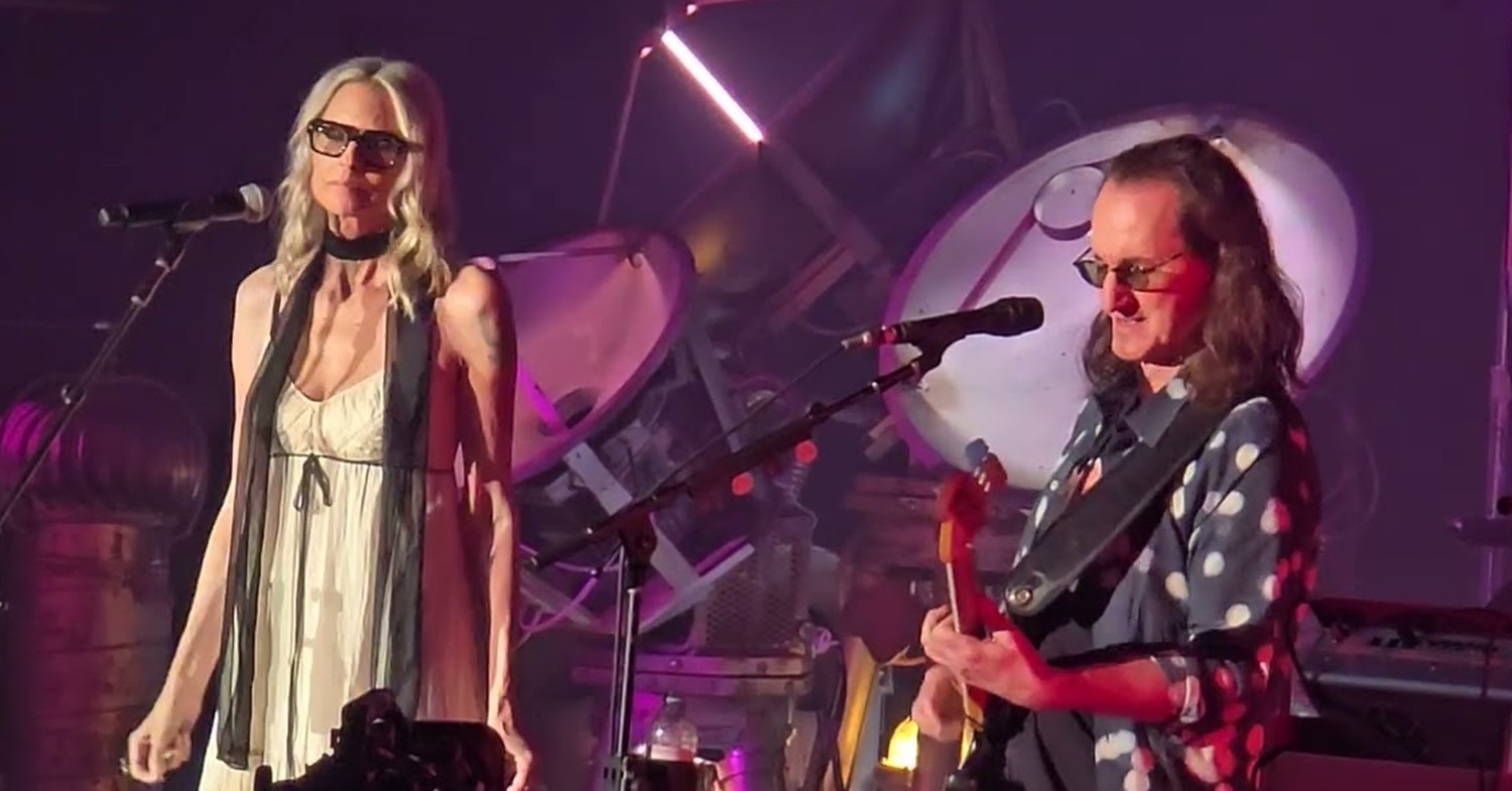Rush traz Aimee Mann para cantar “Time Stand Still” em show; assista