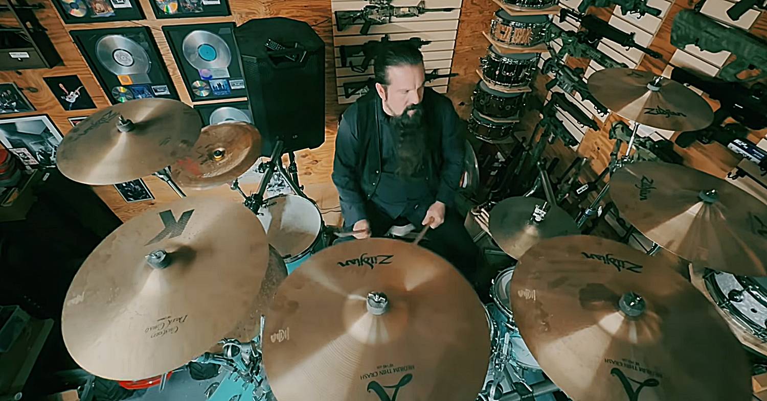 Saiba como soa Steve “Doc” Wacholz tocando Savatage nos dias de hoje